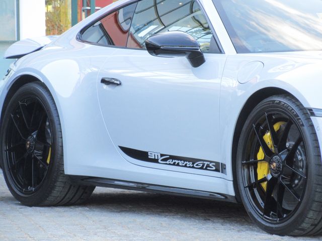 PORSCHE PORSCHE 911 2025