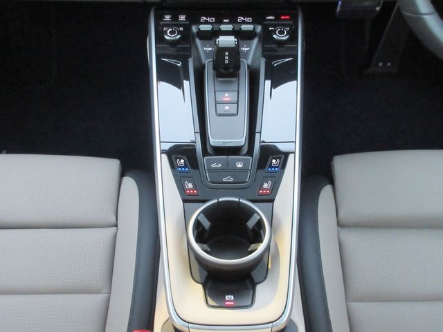 PORSCHE PORSCHE 911 2025