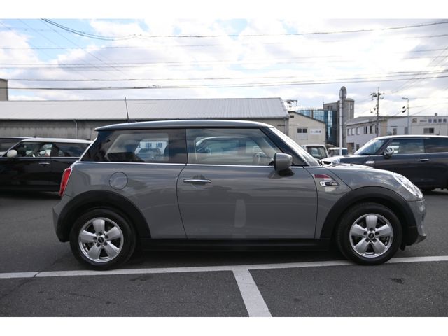 BMW MINI ONE 2021
