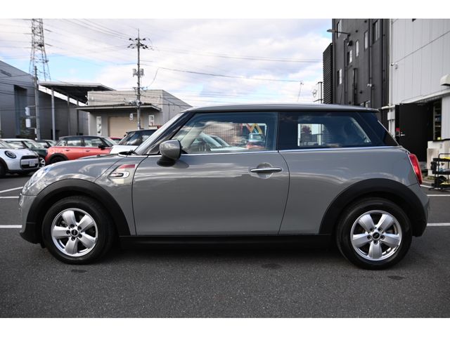 BMW MINI ONE 2021