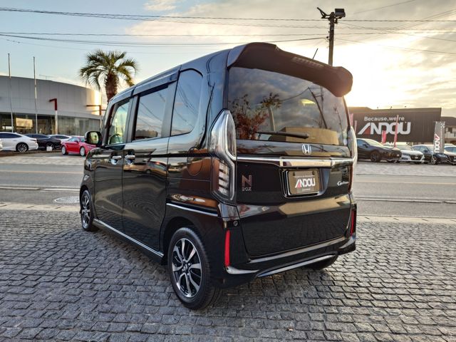 HONDA N BOX CUSTOM 2017