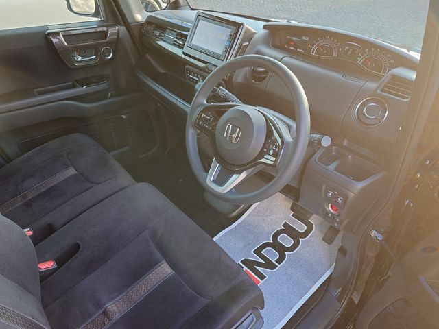 HONDA N BOX CUSTOM 2017