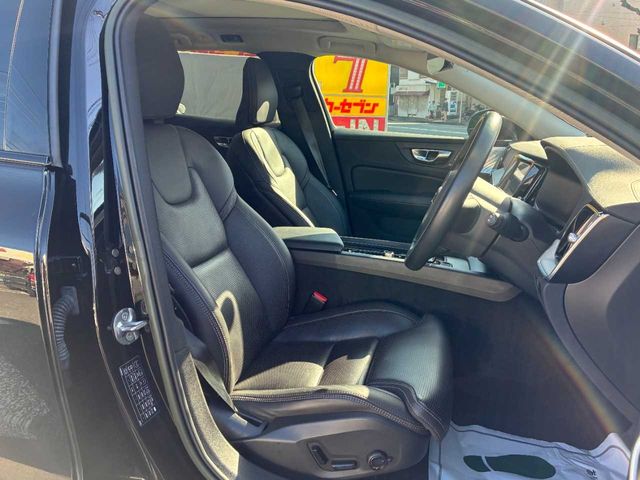 VOLVO VOLVO V60 CROSS COUNTRY 2022