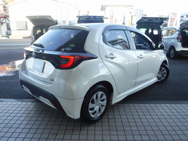 TOYOTA YARIS HYBRID 2021
