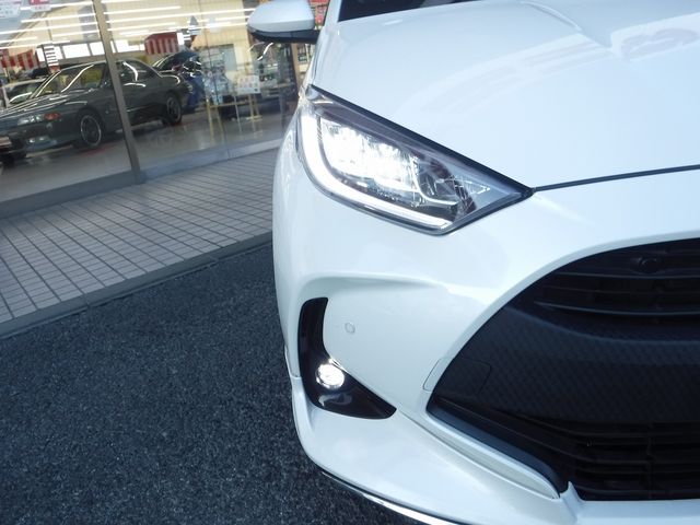 TOYOTA YARIS HYBRID 2021