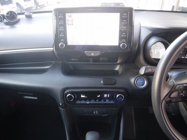 TOYOTA YARIS HYBRID 2021