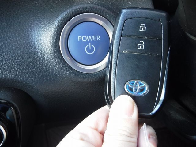 TOYOTA YARIS HYBRID 2021