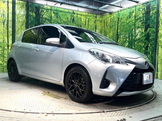 TOYOTA VITZ 2017