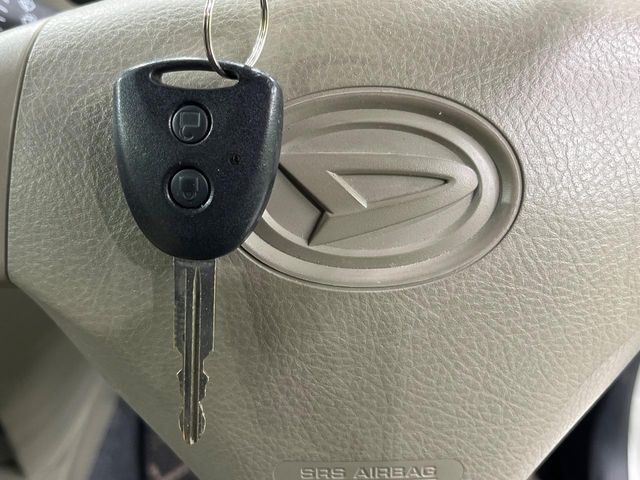 DAIHATSU MIRA 4WD 2011