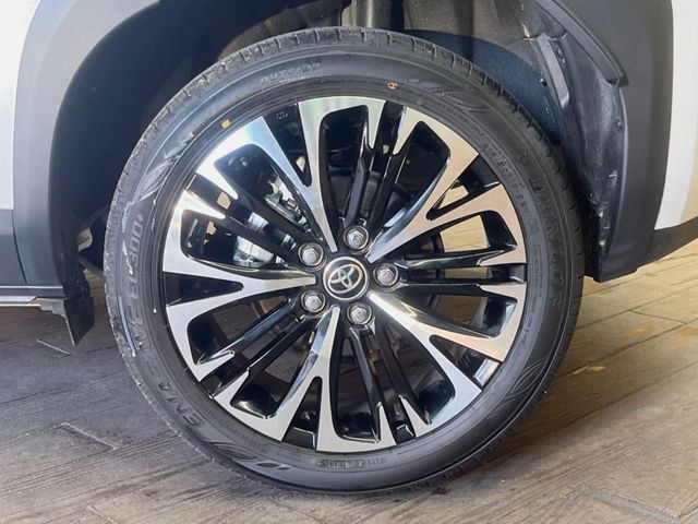 TOYOTA YARIS CROSS 2025