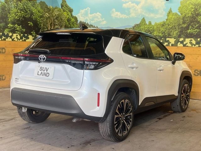 TOYOTA YARIS CROSS 2025