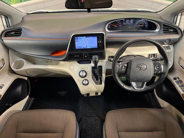 TOYOTA SIENTA 2017