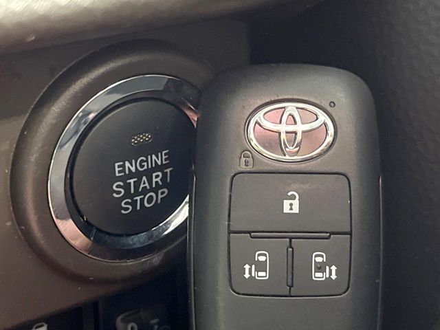 TOYOTA ROOMY 2021