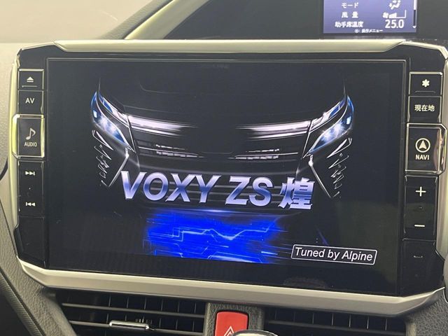TOYOTA VOXY 2018