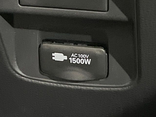 TOYOTA NOAH HYBRID 2023