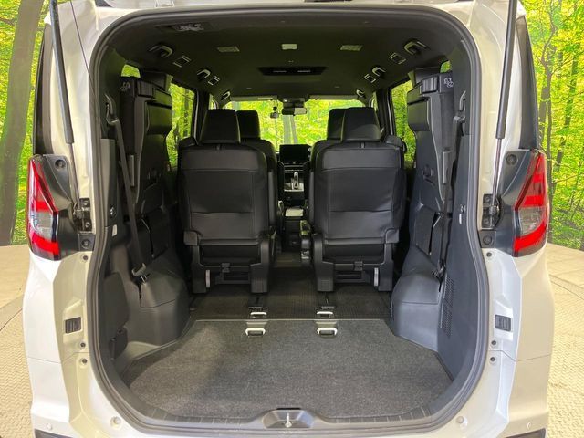 TOYOTA NOAH HYBRID 2023