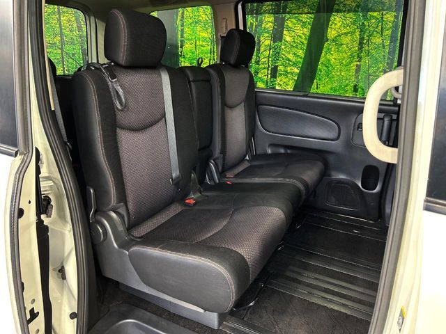 NISSAN SERENA  S-HYBRID 2013