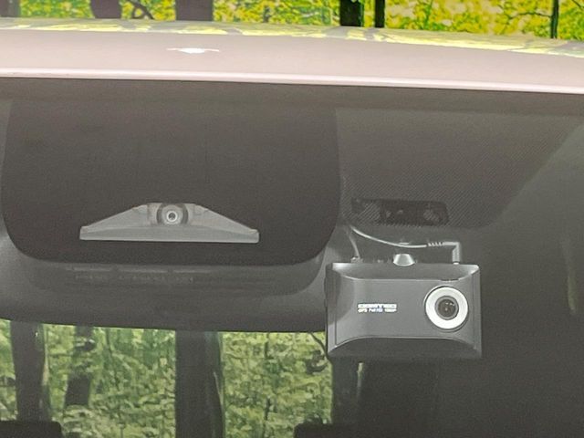 TOYOTA VOXY HYBRID 2023