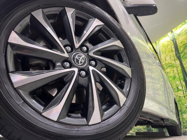 TOYOTA VOXY HYBRID 2023