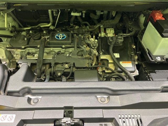 TOYOTA VOXY HYBRID 2023