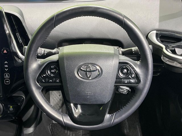 TOYOTA PRIUS 2019