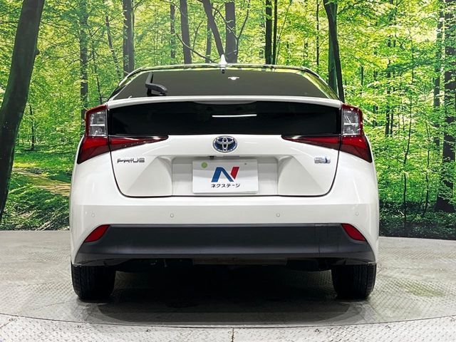 TOYOTA PRIUS 2019