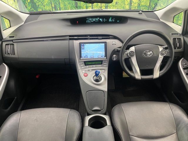 TOYOTA PRIUS 2012