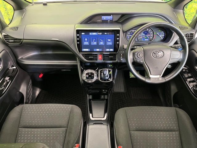 TOYOTA NOAH HYBRID 2019