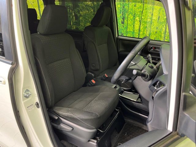 TOYOTA NOAH HYBRID 2019