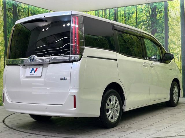 TOYOTA NOAH HYBRID 2019