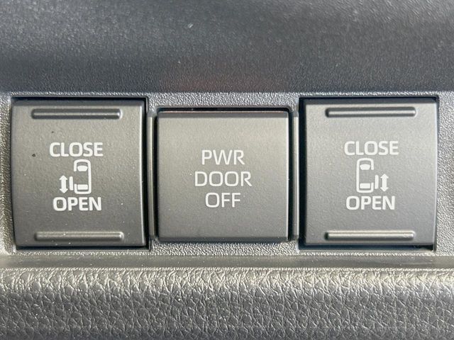 TOYOTA SIENTA HYBRID 2023