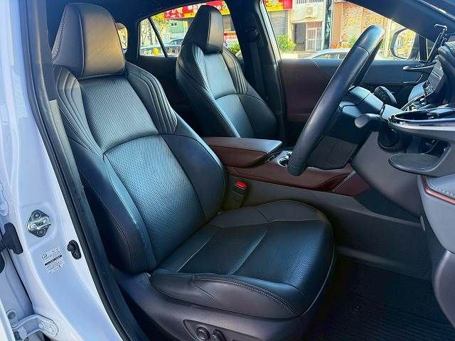 TOYOTA HARRIER HYBRID 2023