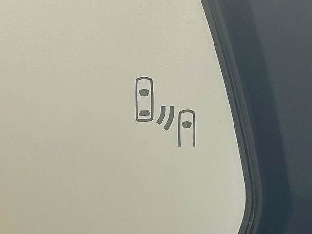 TOYOTA VOXY HYBRID 2023