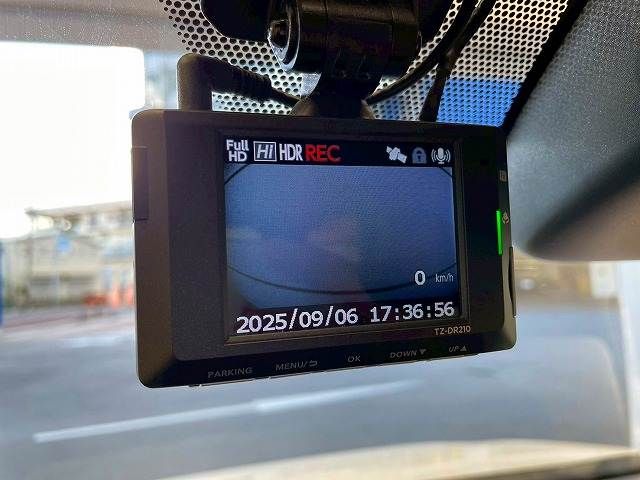 TOYOTA VOXY HYBRID 2023