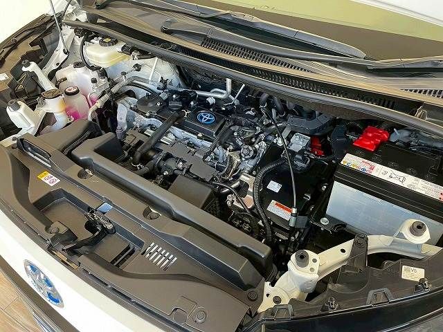 TOYOTA VOXY HYBRID 2023