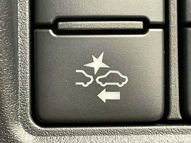 TOYOTA ESQUIRE HYBRID 2017