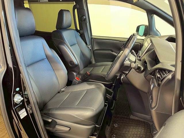 TOYOTA ESQUIRE HYBRID 2017