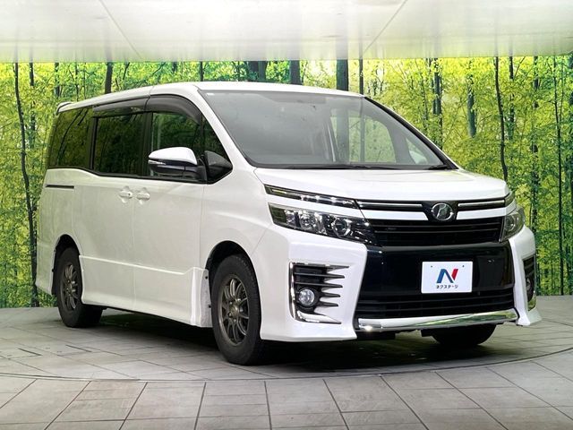 TOYOTA VOXY 2014