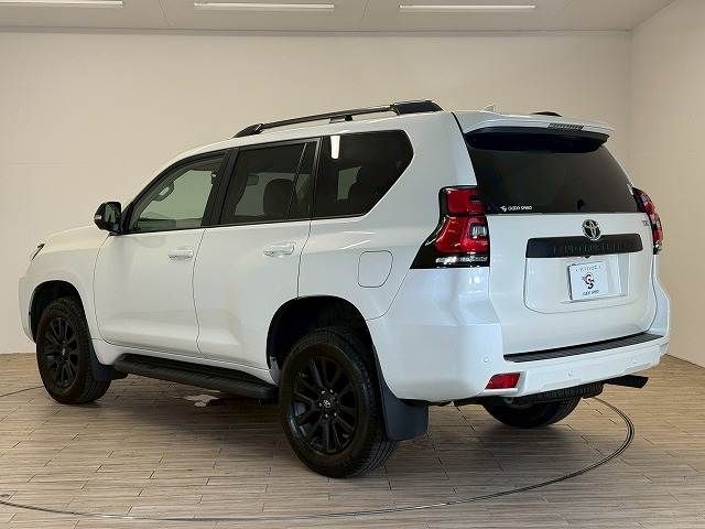 TOYOTA LANDCRUISER PRADO 2023