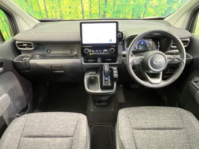 TOYOTA SIENTA HYBRID 2023