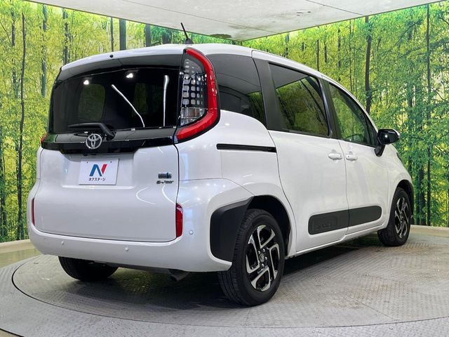 TOYOTA SIENTA HYBRID 2023