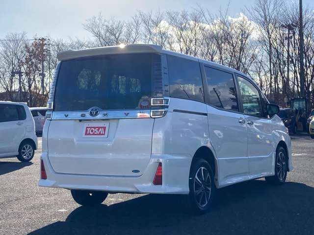 TOYOTA VOXY 4WD 2018