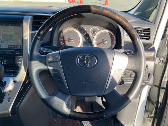 TOYOTA ALPHARD 4WD 2015