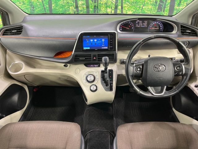 TOYOTA SIENTA 2015