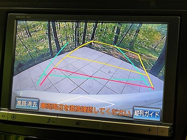 TOYOTA PRIUS Alpha 2013