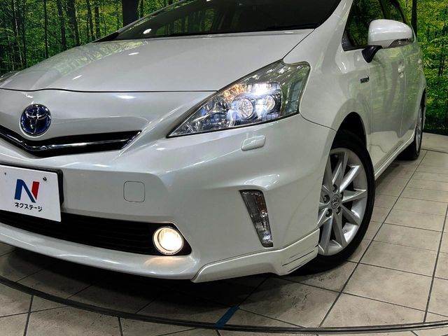 TOYOTA PRIUS Alpha 2013