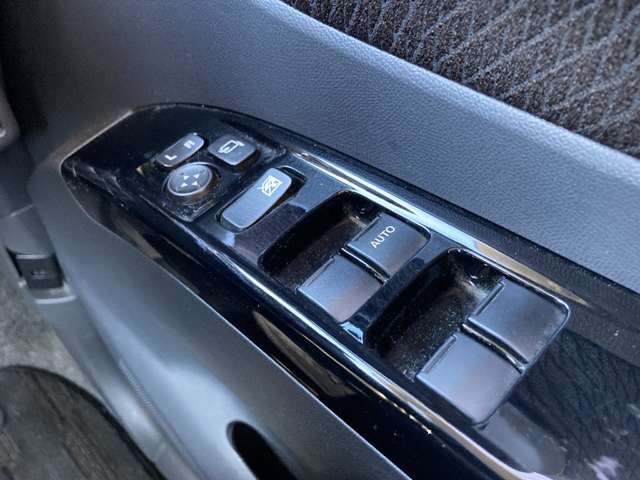 NISSAN ROOX 4WD 2011