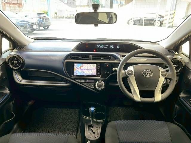 TOYOTA AQUA 2015