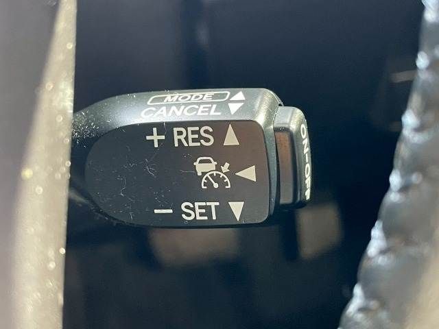 TOYOTA PRIUS Alpha 2015