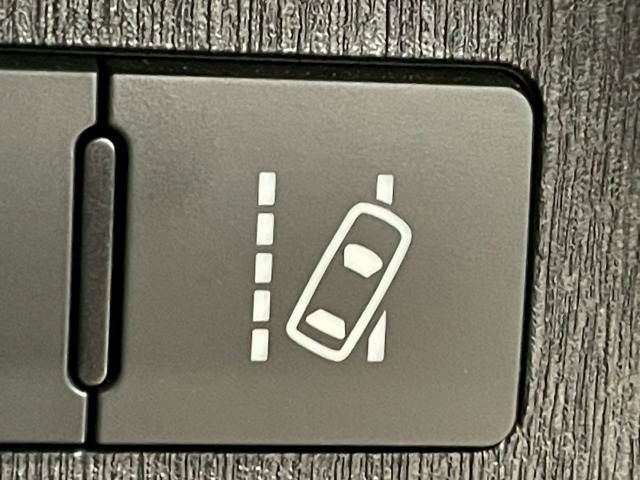 TOYOTA PRIUS Alpha 2015